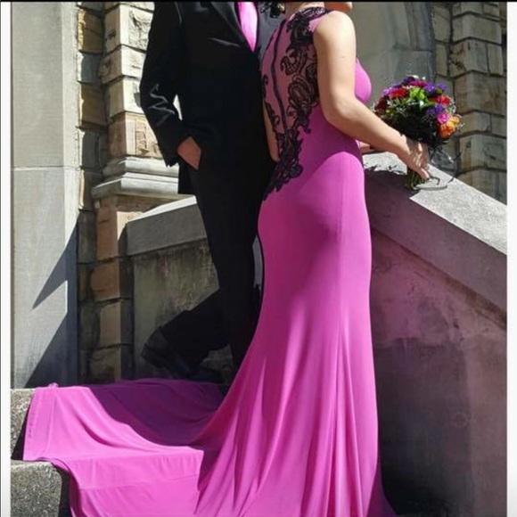 Prom dress!! - Picture 3 of 3